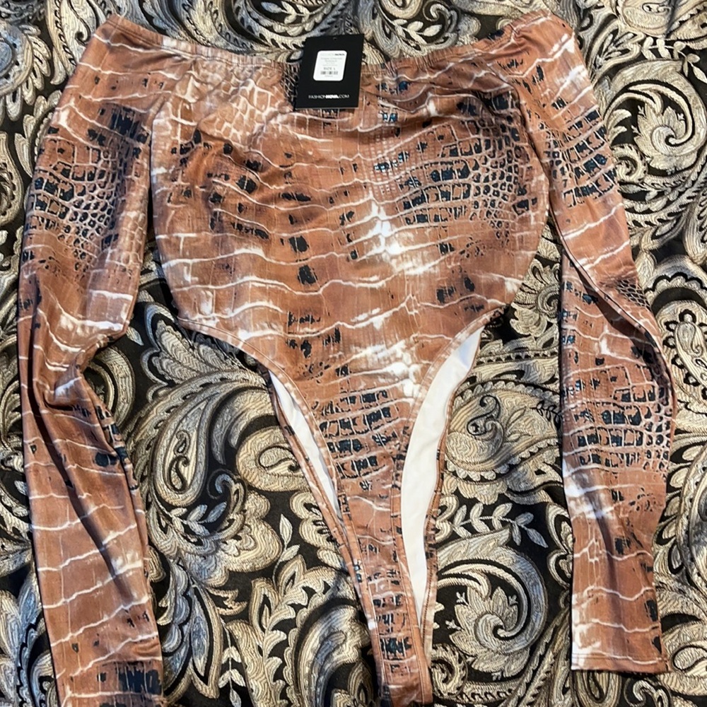 FashionNova snakeskin bodysuit size L